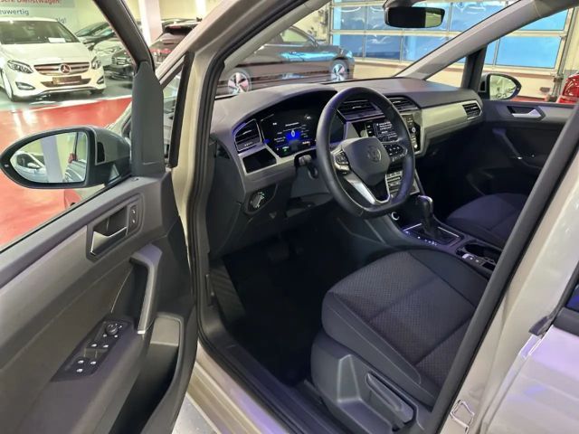 Volkswagen Touran 1.5 TSI DSG