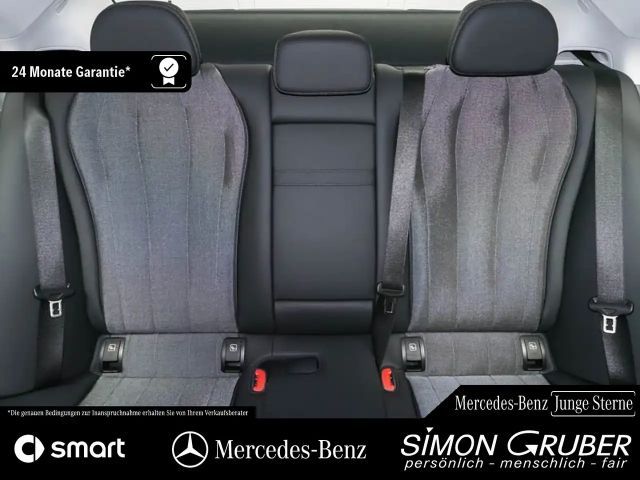 Mercedes-Benz E 200 4MATIC AVANTGARDE Sedan