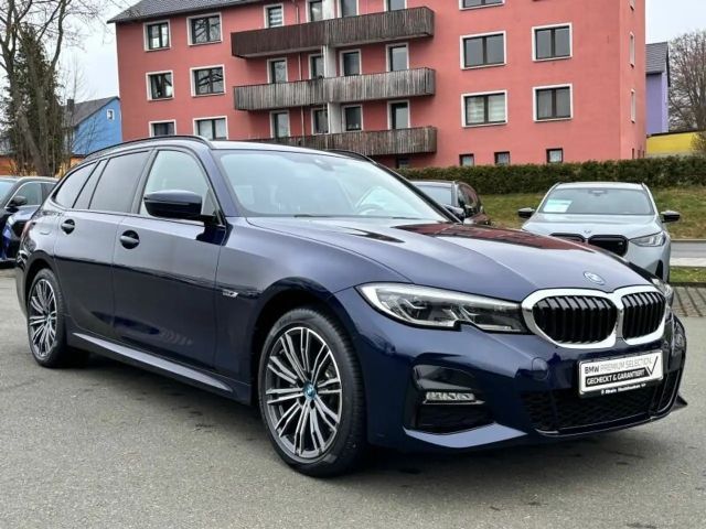 BMW 320 320e M-Sport Touring xDrive