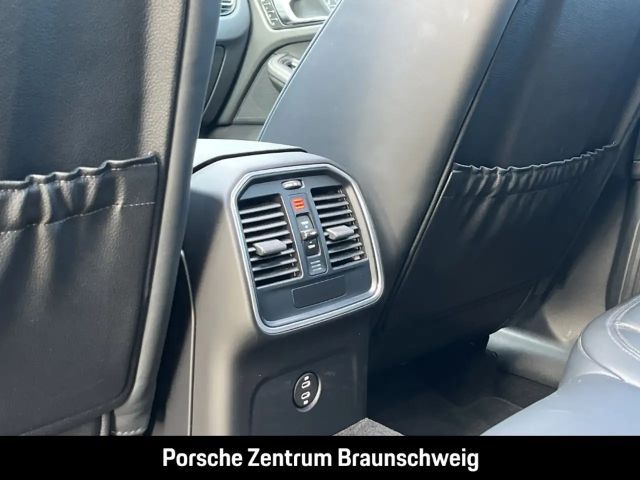 Porsche Macan Luftfederung 20-Zoll Rückfahrkamera LED