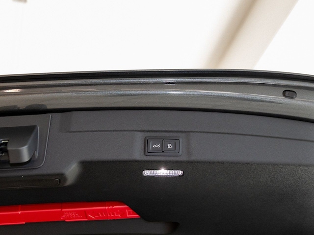 Audi A6 Avant Quattro S-Tronic