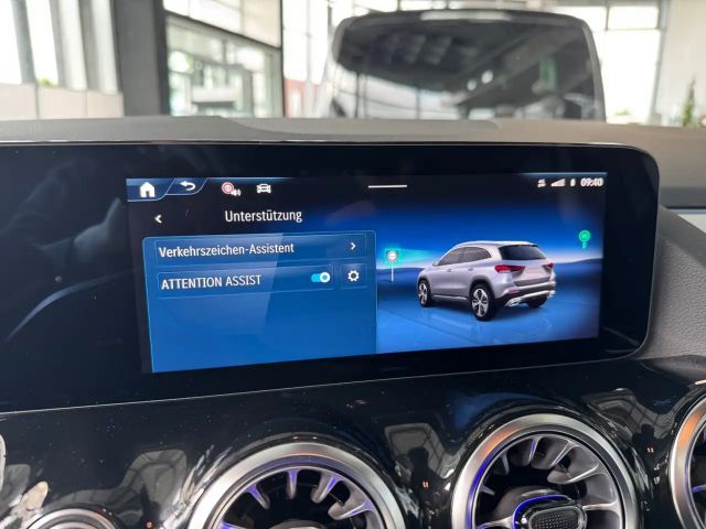 Mercedes-Benz GLA 200 AMG Line