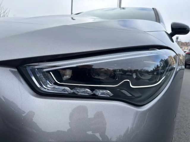 Mercedes-Benz CLA 200 CLA 200 d Shooting Brake