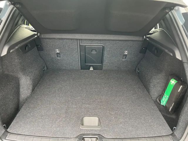 Volvo XC40 Core Recharge