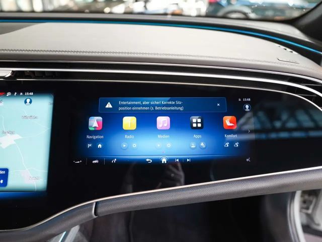 Mercedes-Benz E 220 AMG Line E 220 d Sedan