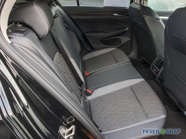 Volkswagen Golf 1.5 eTSI DSG