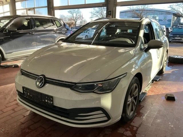 Volkswagen Golf Life Variant