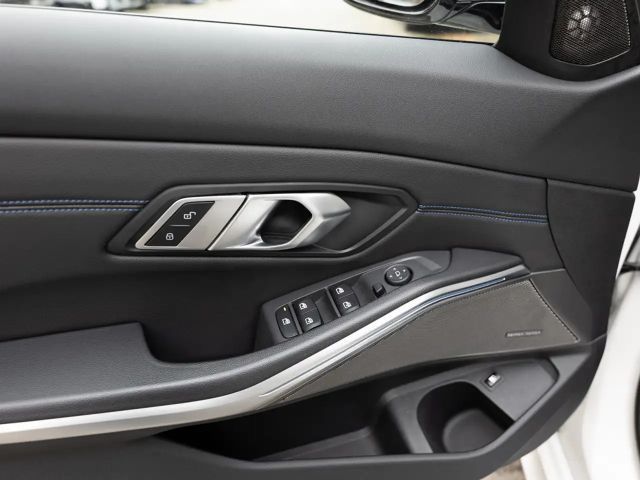 BMW 330 330e M-Sport Sedan xDrive