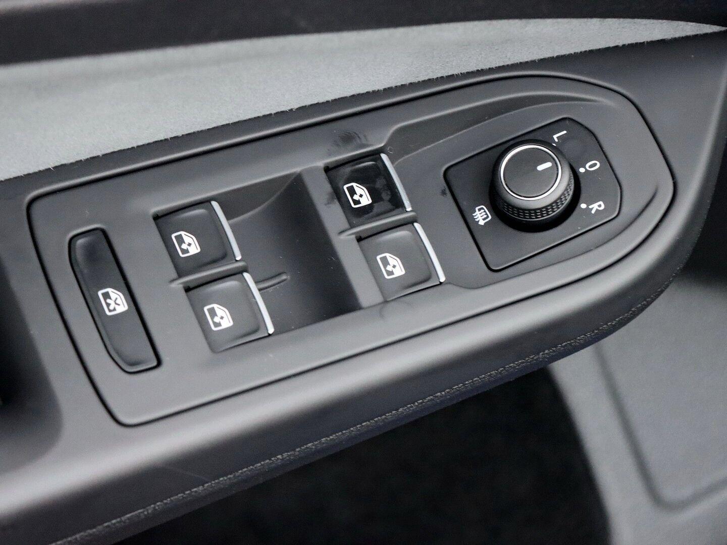 Volkswagen Golf 2.0 TSI DSG Golf VIII Plus