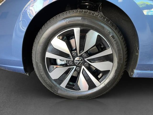Volkswagen Golf 1.5 eTSI DSG Variant