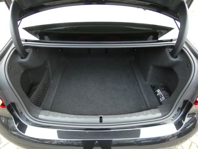 BMW 320 320d M-Sport Sedan xDrive