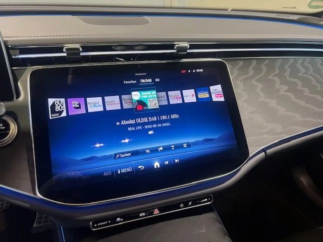 Mercedes-Benz E 220 AMG Line E 220 d Sedan