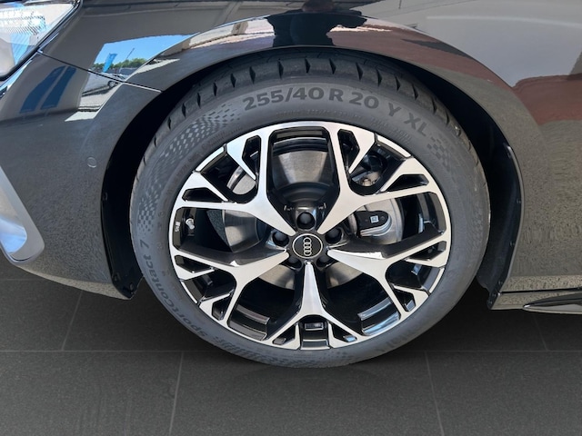 Audi A6 Avant Quattro S-Tronic