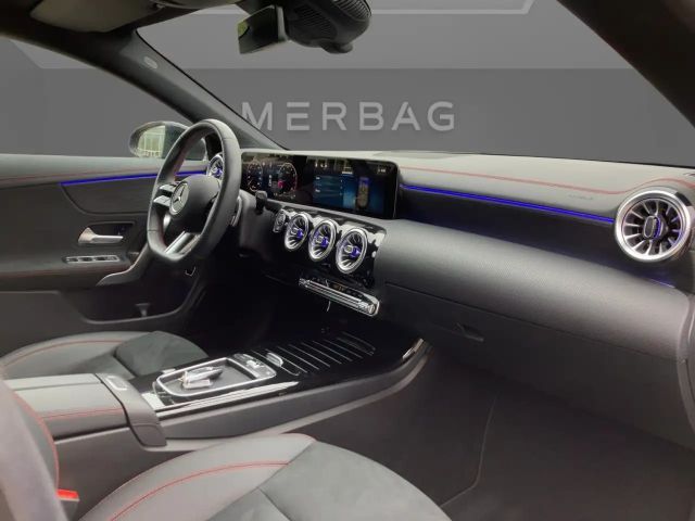 Mercedes-Benz CLA 180 AMG Line Coupé