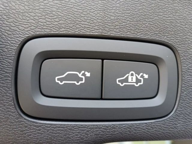 Volvo XC60 AWD Dark Plus T6