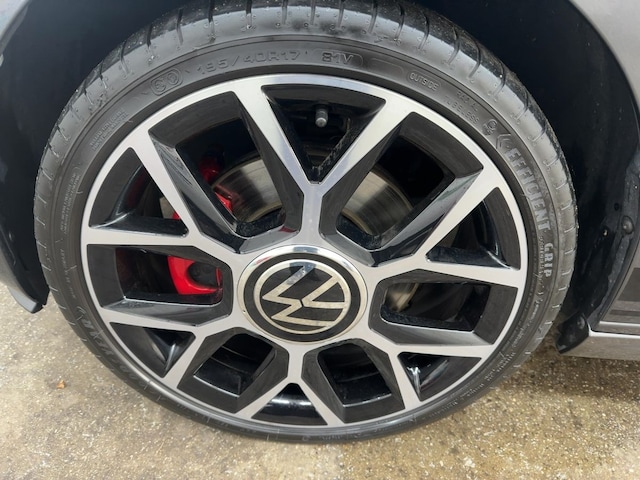 Volkswagen up! 1.0 TSI GTI