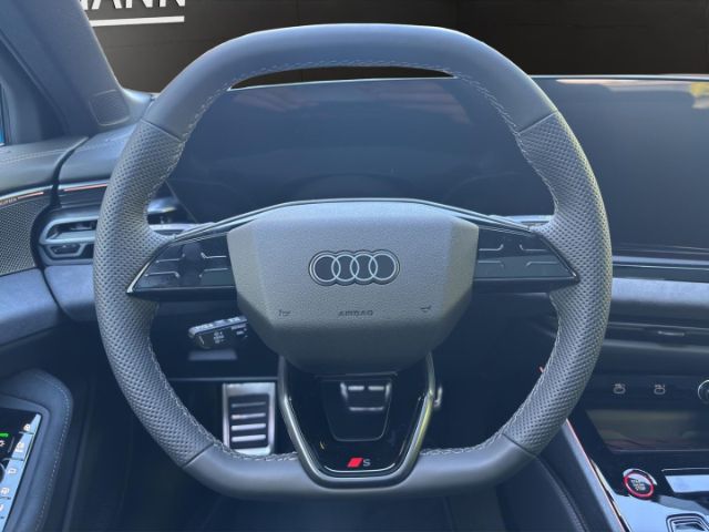 Audi A6 Avant Quattro S-Tronic