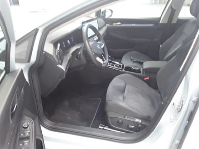 Volkswagen Golf 2.0 TDI DSG Style Variant