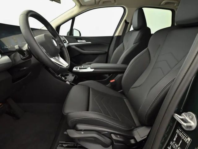 BMW 218 218d Active Tourer Luxury Line Sedan