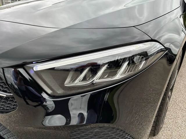 Mercedes-Benz A 180 Hatchback Progressive