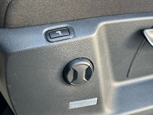 Volkswagen Touran 2.0 TDI DSG R-Line