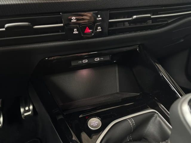 Volkswagen Golf 1.5 TSI R-Line