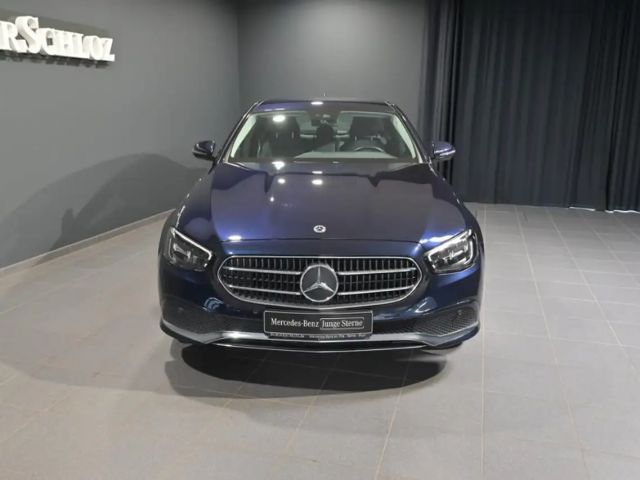 Mercedes-Benz E 220 AVANTGARDE E 220 d Sedan