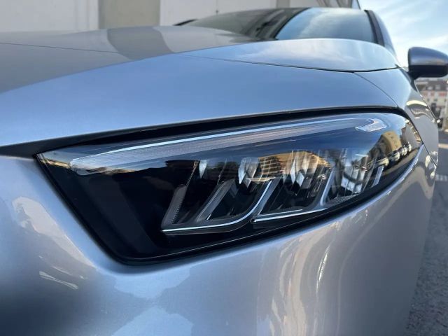 Mercedes-Benz A 180 Limousine PTS Cam Navi Wide LED SHZ