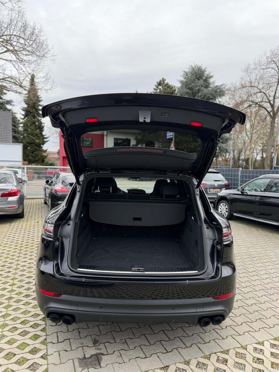 Porsche Cayenne Platinum Edition