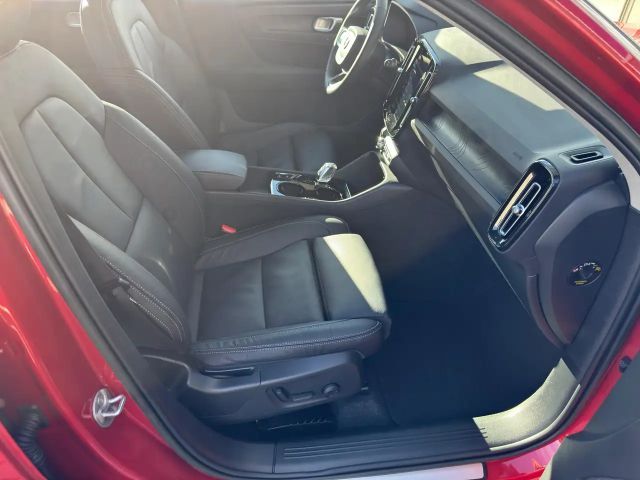 Volvo XC40 Dark Plus T5