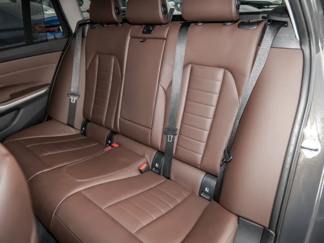 BMW 330 330e Touring xDrive