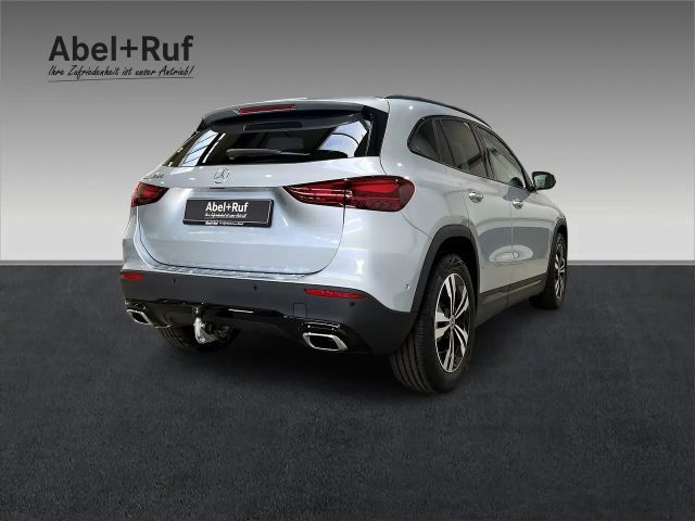 Mercedes-Benz GLA 200 Progressive