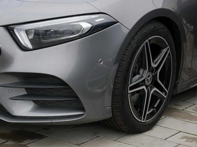 Mercedes-Benz A 220 4MATIC A 220 d AMG Line