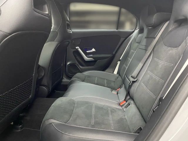 Mercedes-Benz A 250 4MATIC AMG Line
