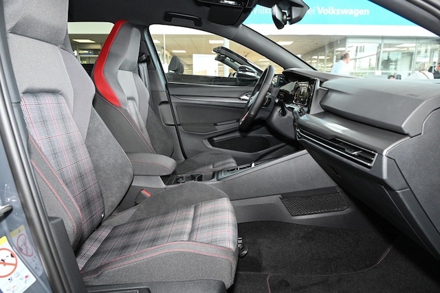 Volkswagen Golf 2.0 TSI DSG GTI Golf VIII Style