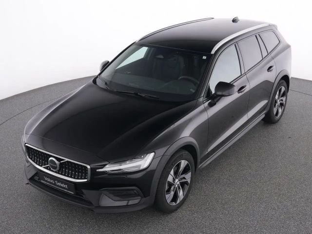 Volvo V60 Cross Country AWD Plus