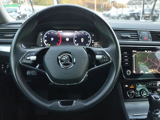 Skoda Superb Superb Kombi 2,0 TDI DSG LED AHV VIRTUAL NAVI 1.Be