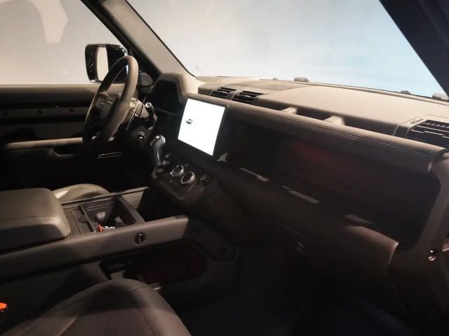 Land Rover Defender 110