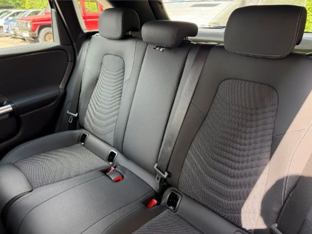 Mercedes-Benz B 180 Progressive