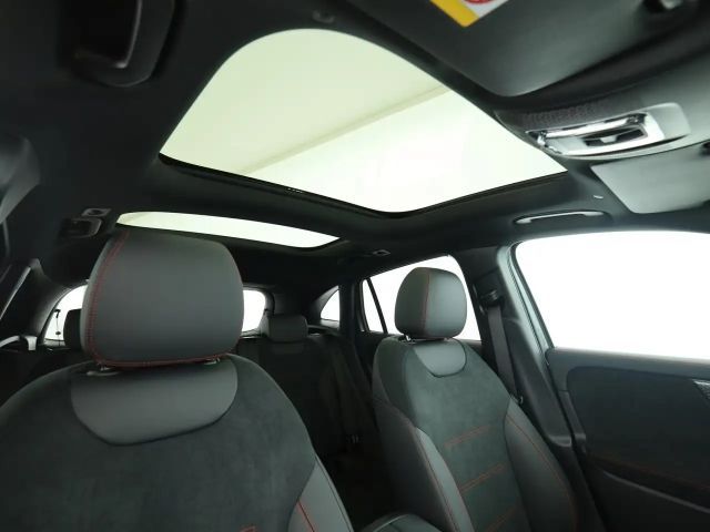 Mercedes-Benz GLA 220 4MATIC AMG Line