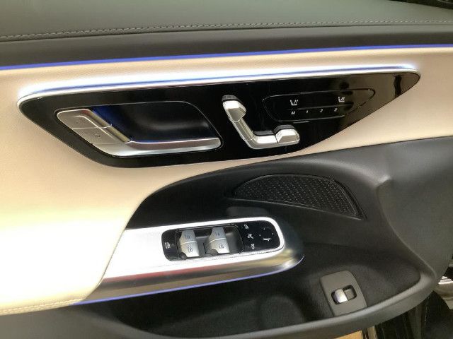 Mercedes-Benz E 200 AMG Line Sedan