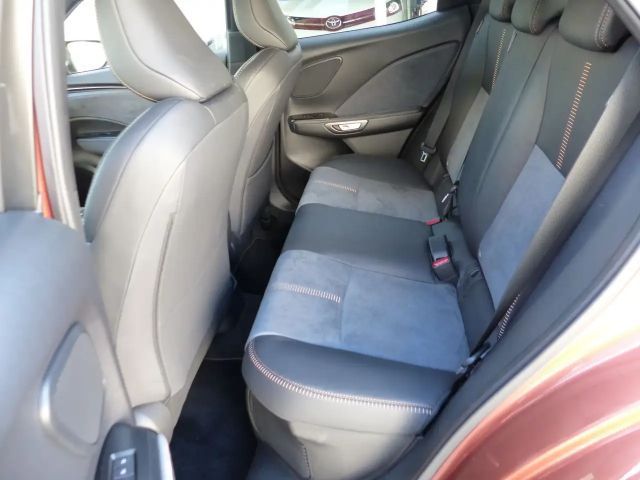 Lexus LBX FWD Cool mit Vollausstattung Levinson 1.Hand