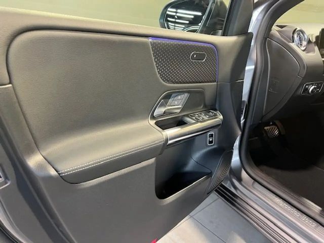 Mercedes-Benz B 200 Progressive Sedan