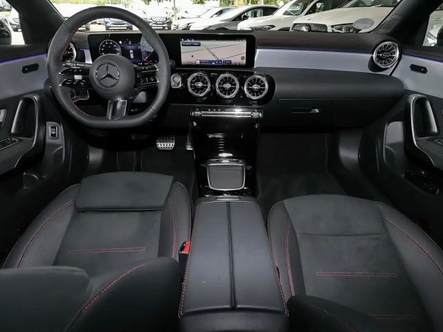 Mercedes-Benz CLA 200 AMG Line