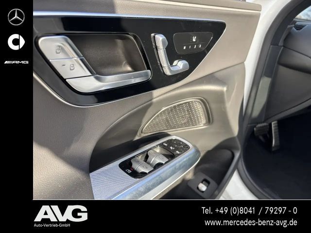 Mercedes-Benz E 220 AMG Line E 220 d Sedan