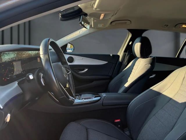 Mercedes-Benz E 220 AVANTGARDE E 220 d Estate