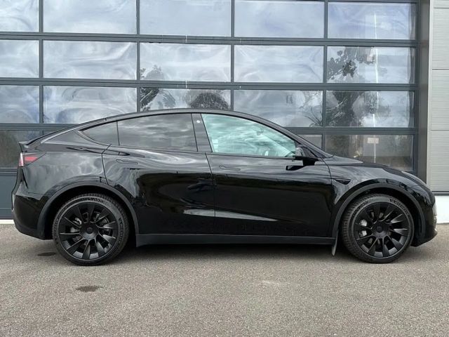 Tesla Model Y AWD