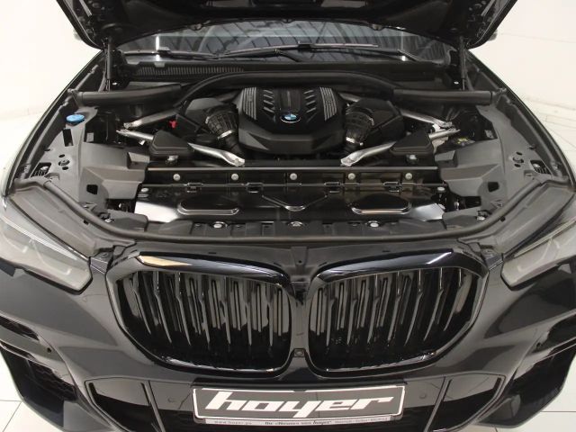 BMW X5 M50i
