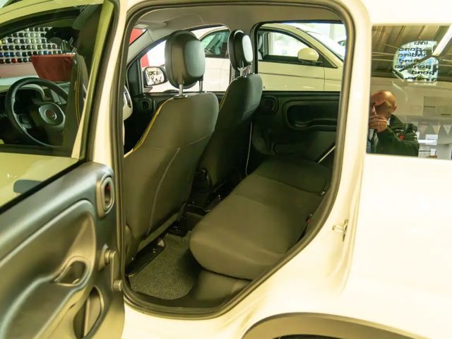 Fiat Panda 1.0 GSE 70PS E6 Pandina