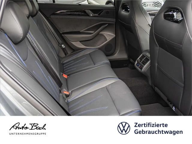 Volkswagen Passat 2.0 TDI DSG R-Line